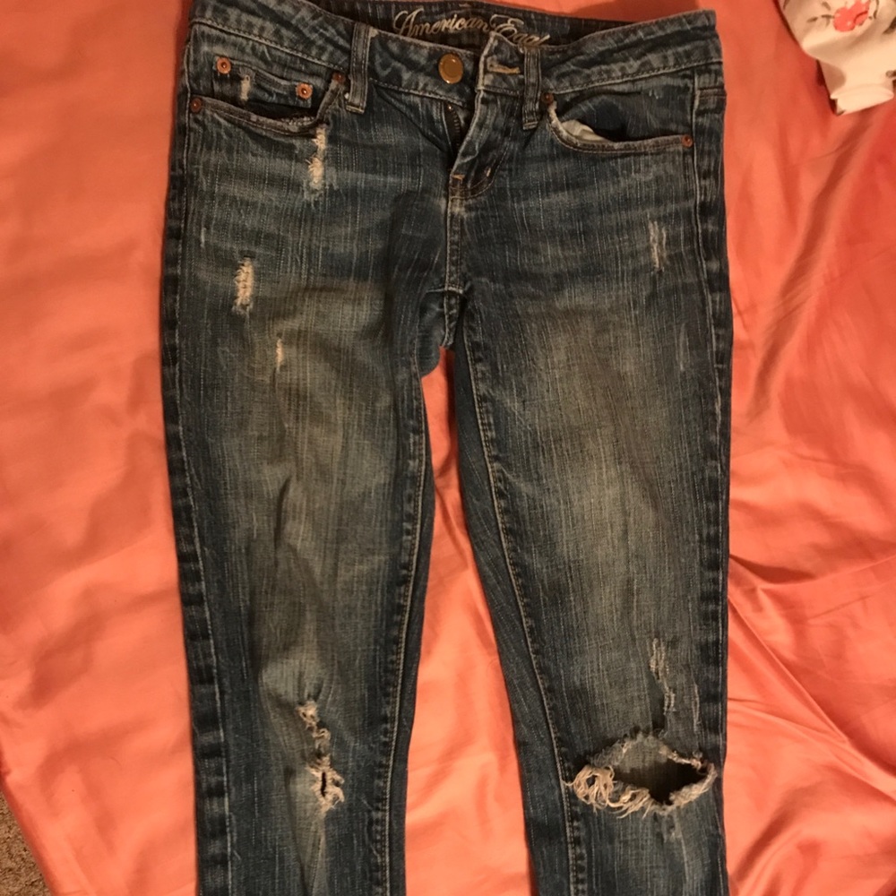 Destroyed American Eagle Capri jeans